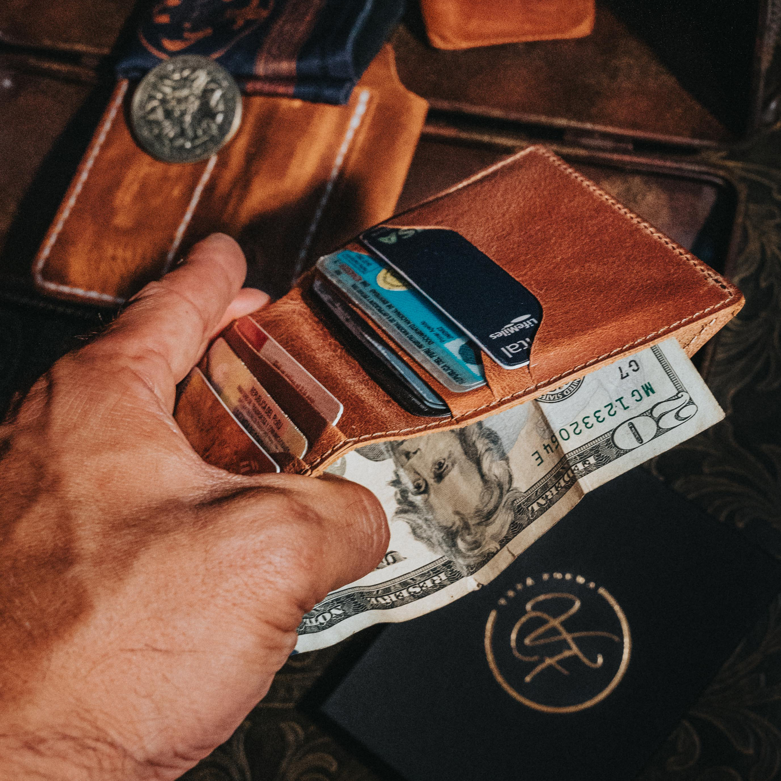 Vera Forma Minimalist Leather Wallet