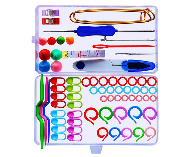 Compact Accessory Set for Knitting