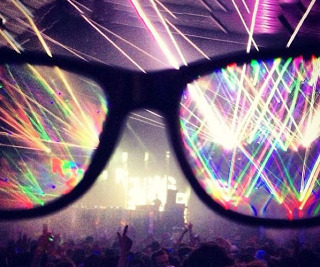 Diffraction Glasses