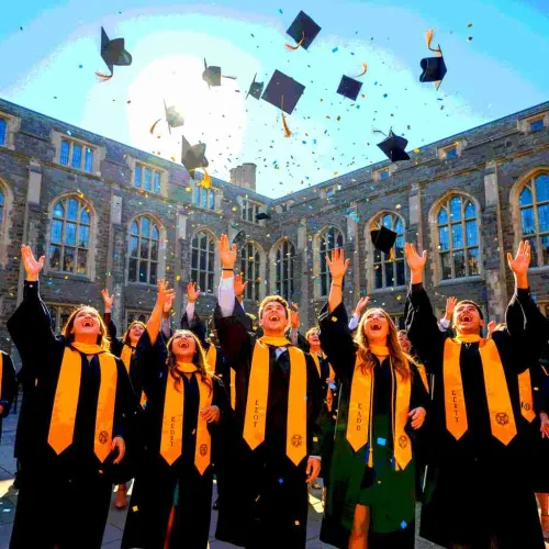 35 Stupendous Graduation Gifts That Are At The Top Of Their Class