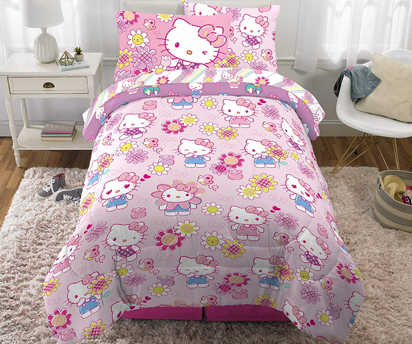 Hello Kitty Bedding Set