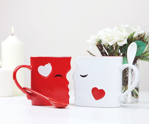 Kissing Mugs Set with Spoon