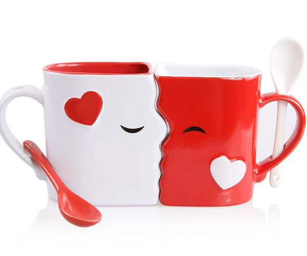 Kissing Mugs Set