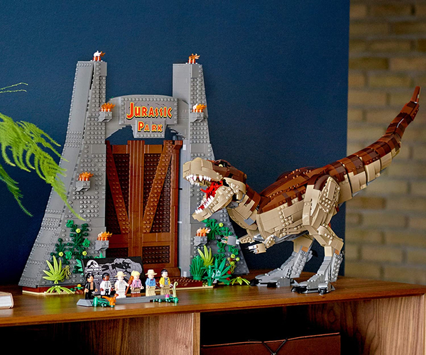 LEGO Jurassic World Jurassic Park Gift Set