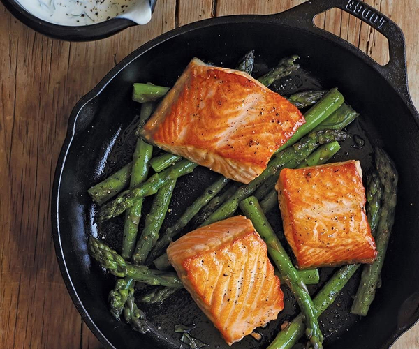 Lodge Pre-Seasoned Cast Iron Skillet