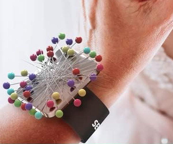 Magnetic Wrist Needle Minder