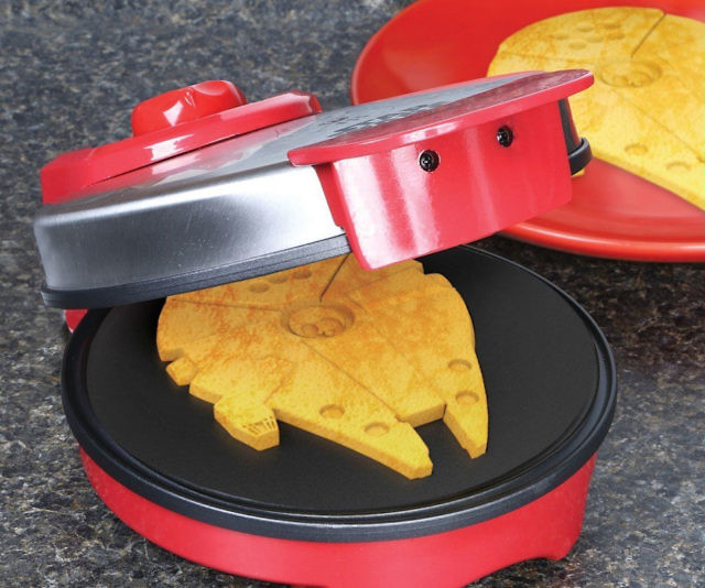 Millennium Falcon Waffle Maker