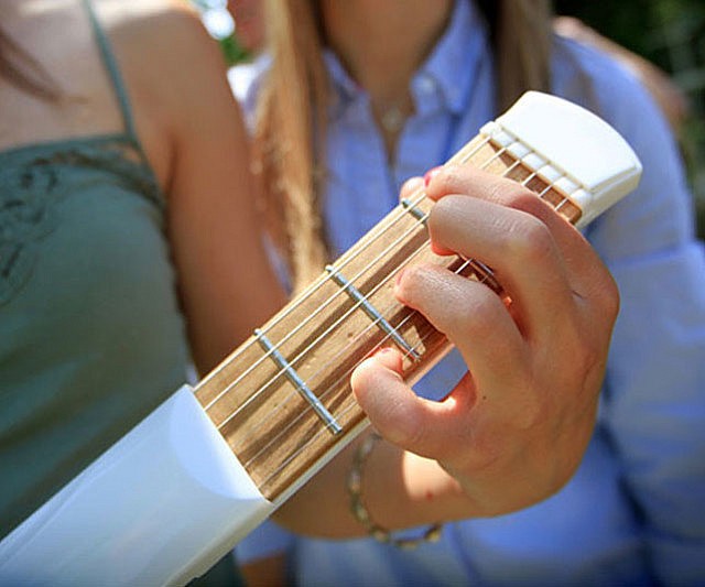 Portable Guitar Practice Tool