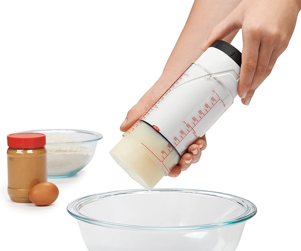 Wet Dry 2 Cup Measuring Device